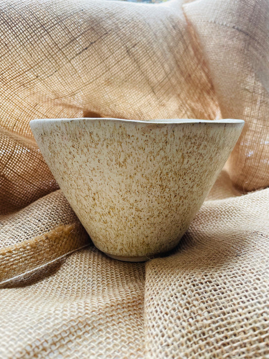 Bowl in yellowish brown, smooth surface, handmade ceramics