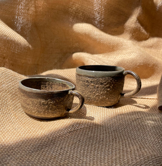 Question Mug in dark brown, slightly grogged, handmade ceramics